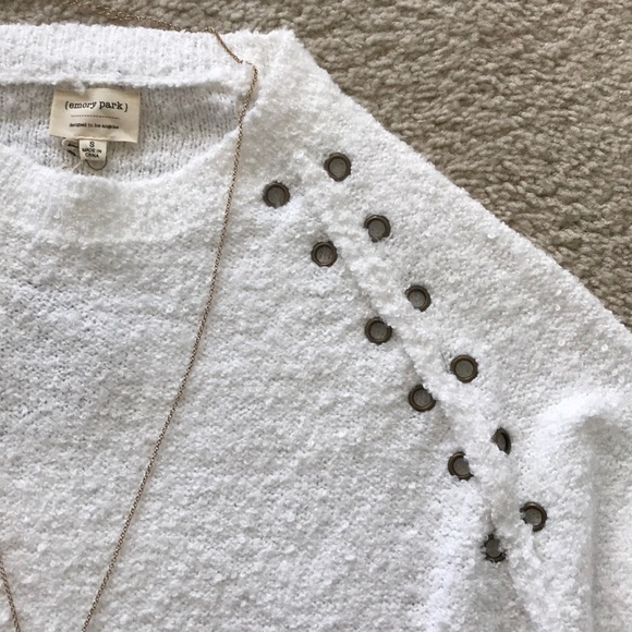 ❤️1 SMALL❤️Super Soft Detailed White Sweater - Picture 6 of 6